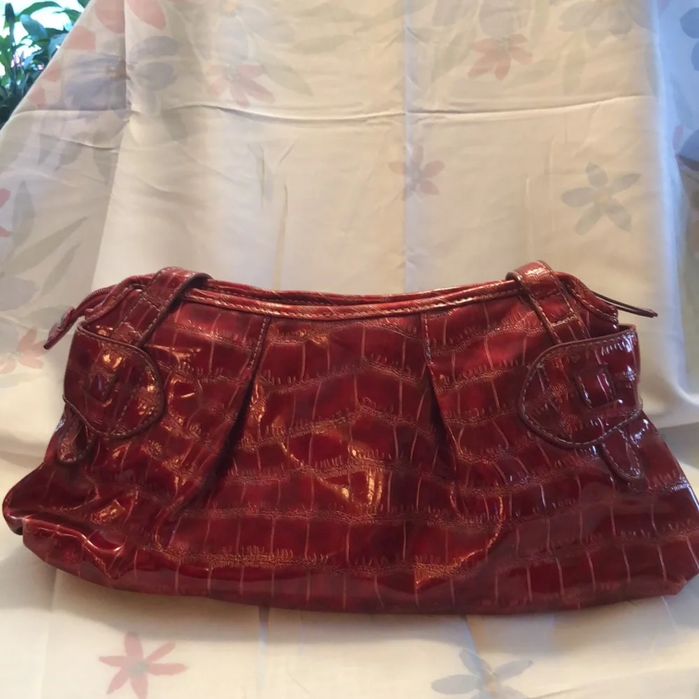 Vintage Sag Harbor Faux Croc Patent Leather Bag Red 13.5x4” - 8.5” drop